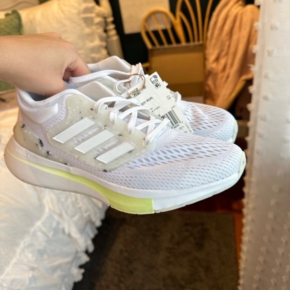 Adidas running shoes - Picture 2 of 5